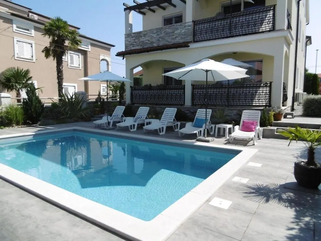 Holiday home Villa Luka Apartment Gray Mit Pool Funtana Croatia