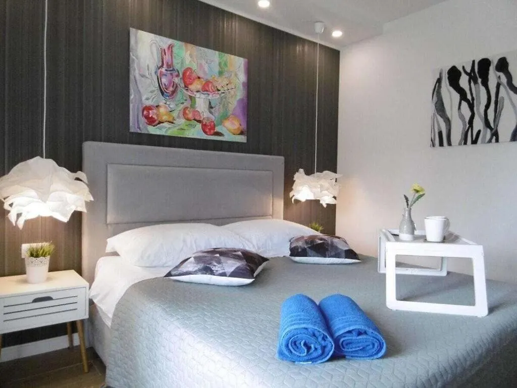 Villa Luka Apartment Gray Mit Pool Funtana Croatia