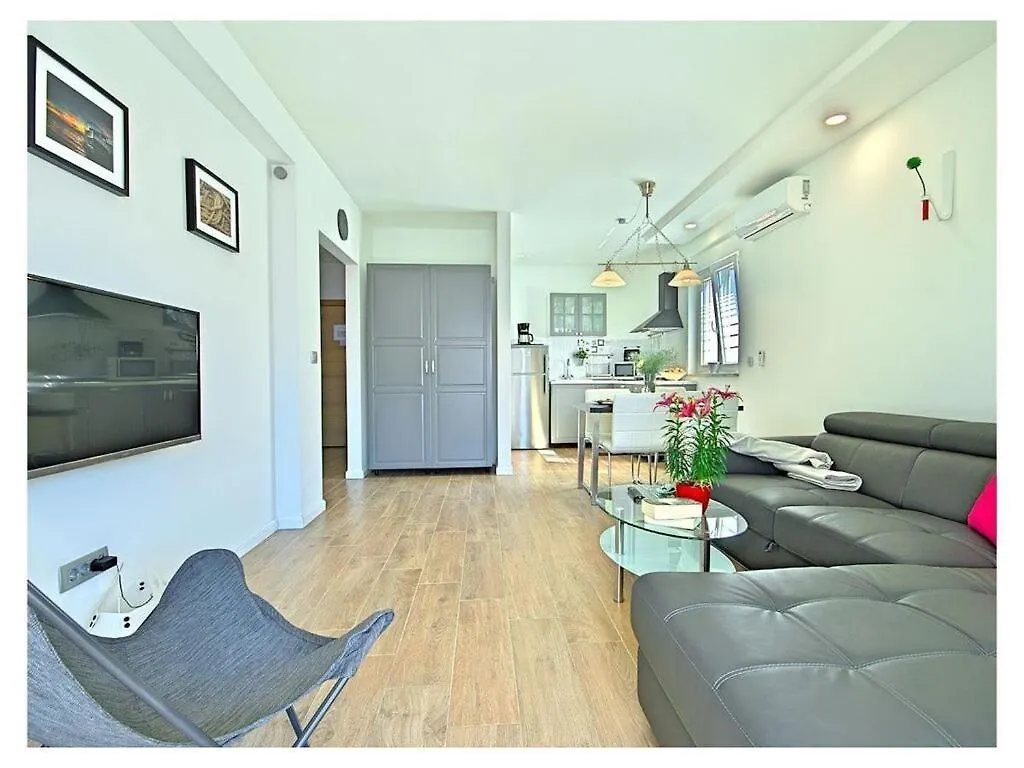 Villa Luka Apartment Gray Mit Pool Funtana 0*,