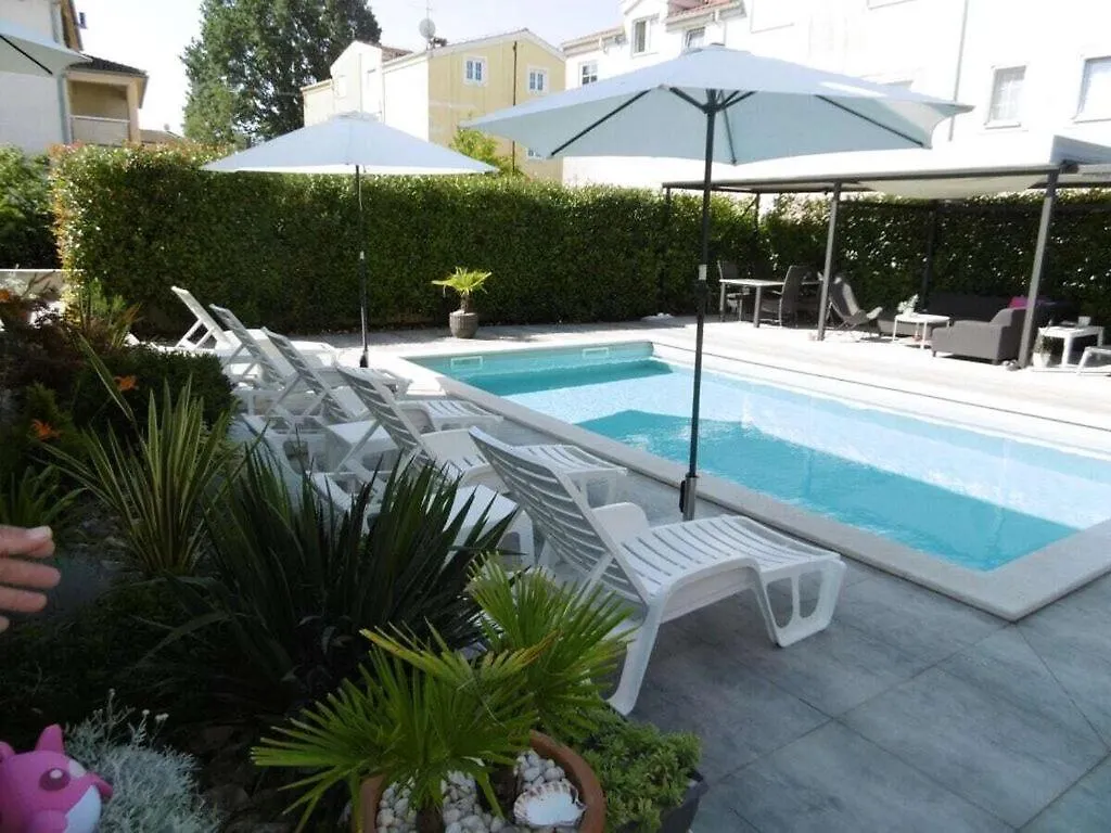 Villa Luka Apartment Gray Mit Pool Funtana 0*,  Croatia